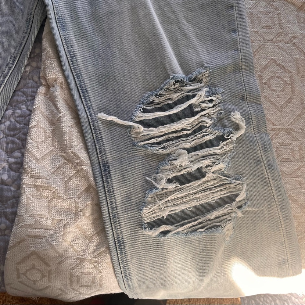 Vervet Light Blue Distressed Women's Flare Jeans. Size 28. - Picture 3 of 7
